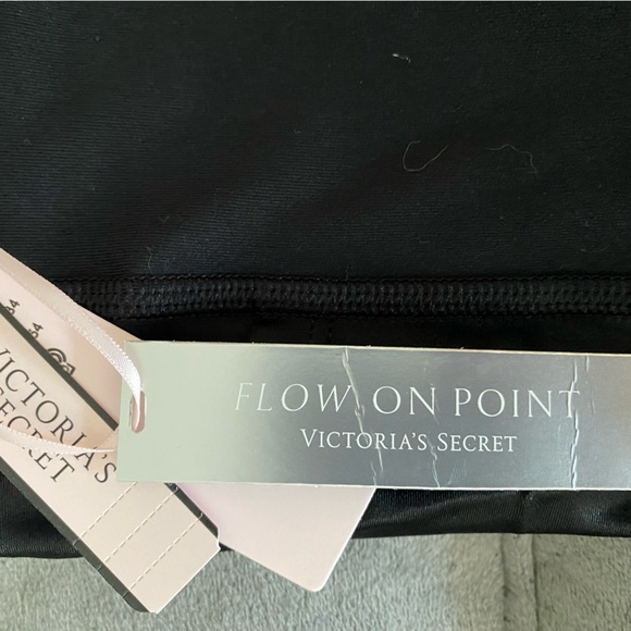 VS Pointe Leggings - Picture 4 of 5